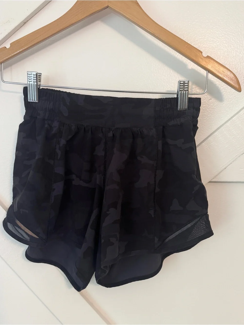 Lululemon Hotty Hot High Rise 4” Camo Multi Gray Black Athletic Shorts Sz 4